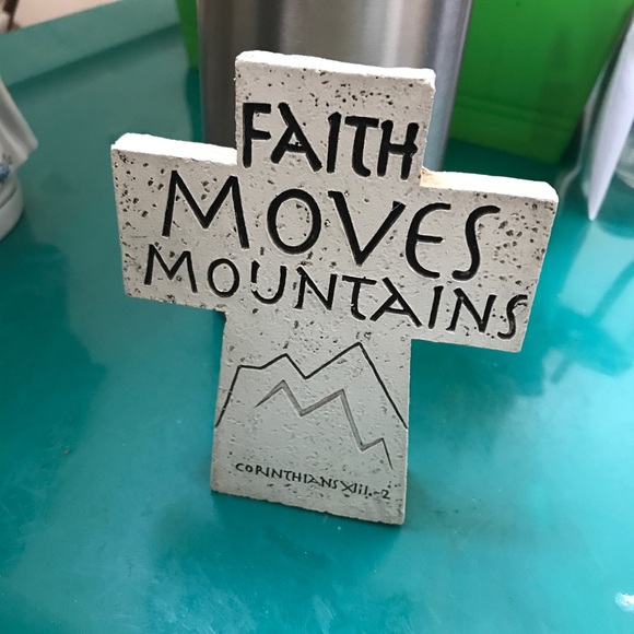 Accessories - Faith Moves Mountains Statue.